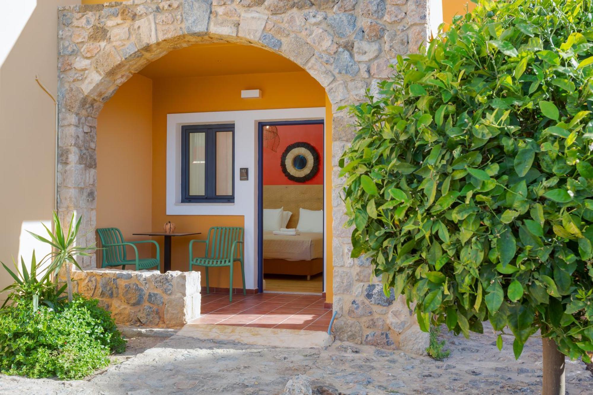Driades Luxury Apartments Hersonissos  Bagian luar foto