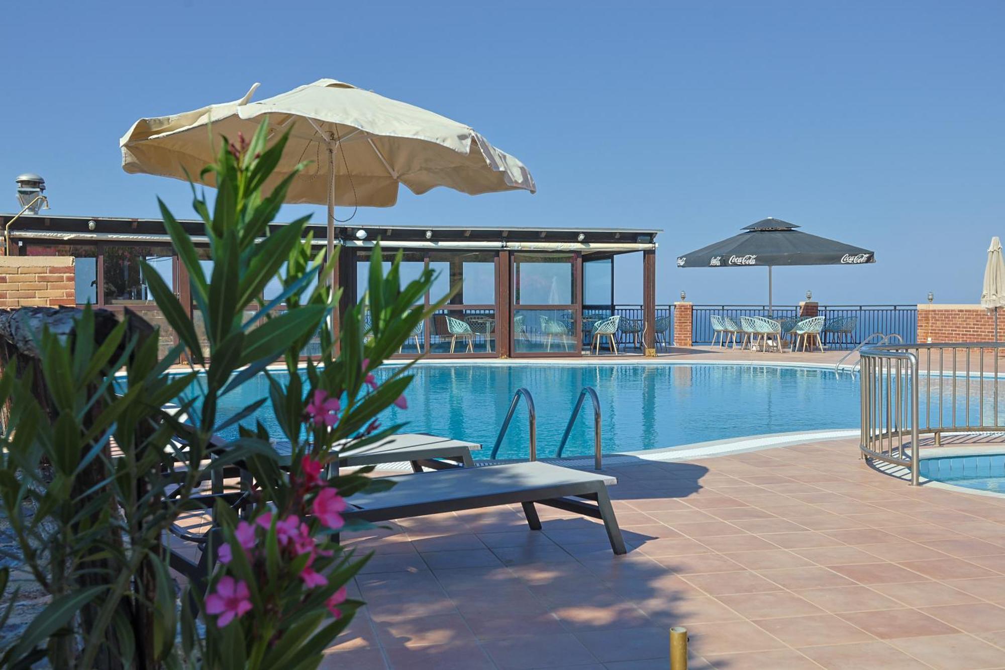 Driades Luxury Apartments Hersonissos  Bagian luar foto