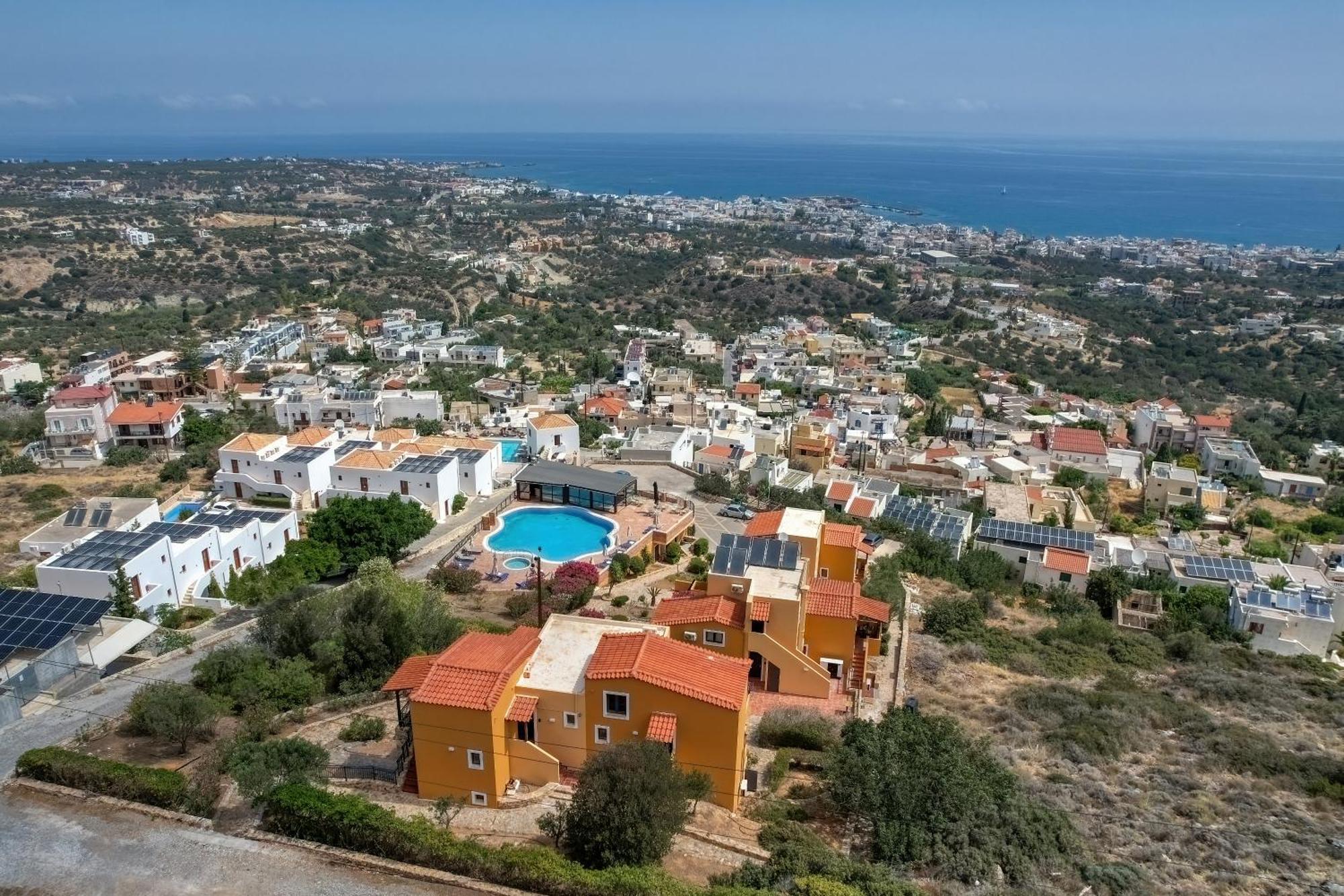 Driades Luxury Apartments Hersonissos  Bagian luar foto